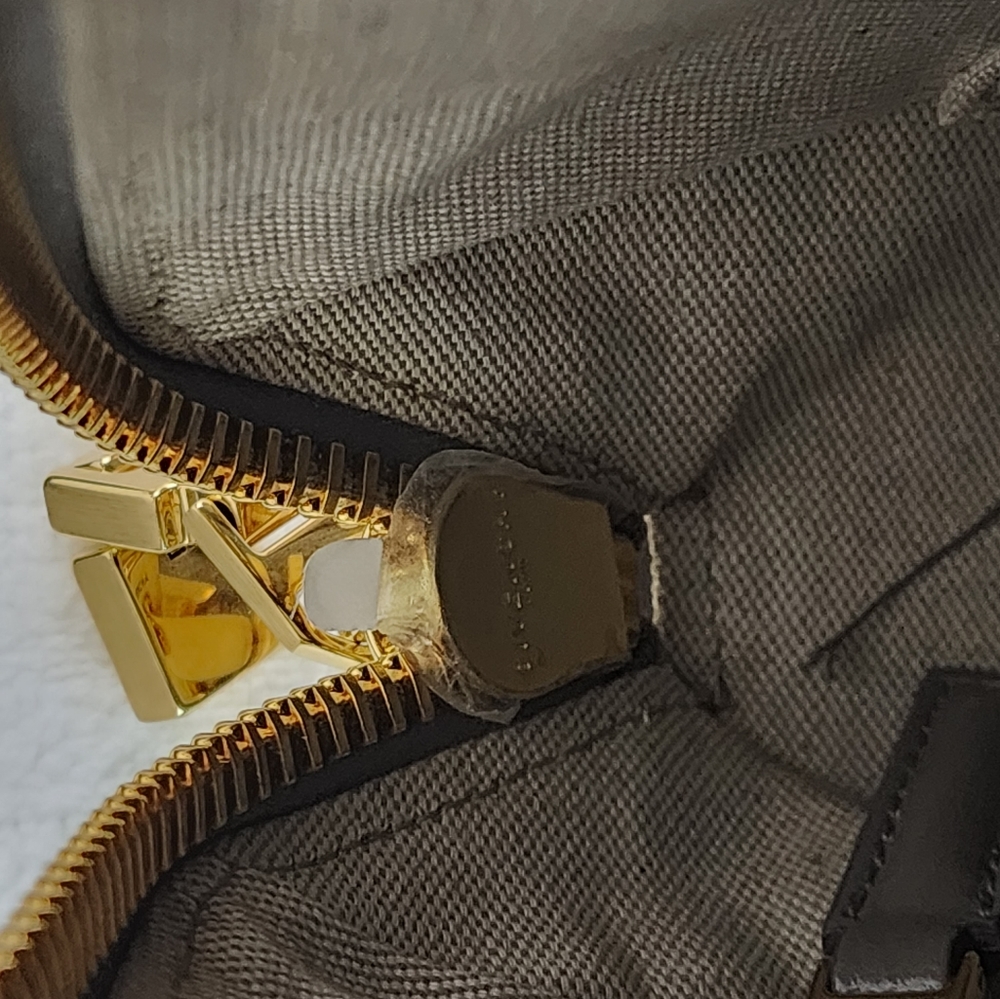 Givenchy handbag - Picture 15 of 17